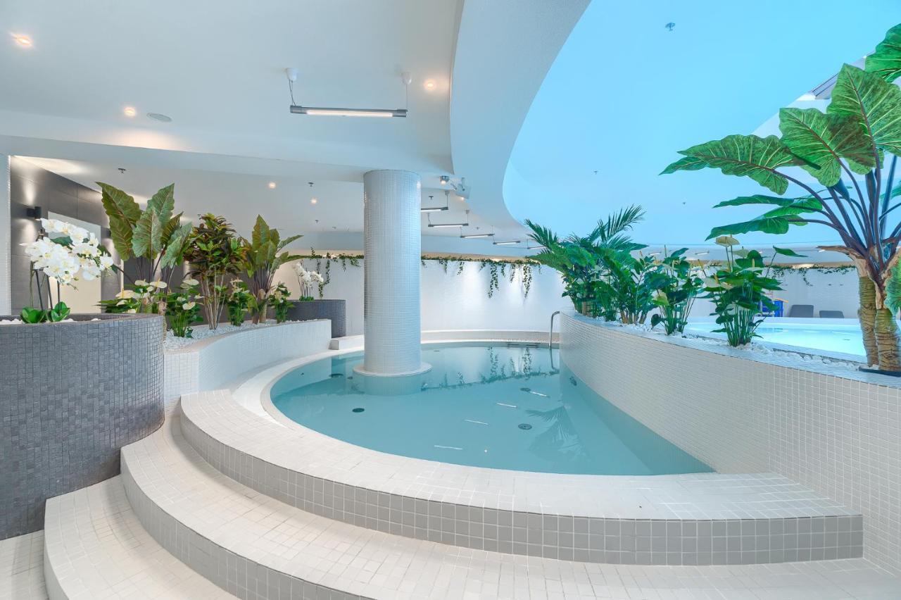 Apartment Margi Ariela Lux 17th Floor Pool Sauna *